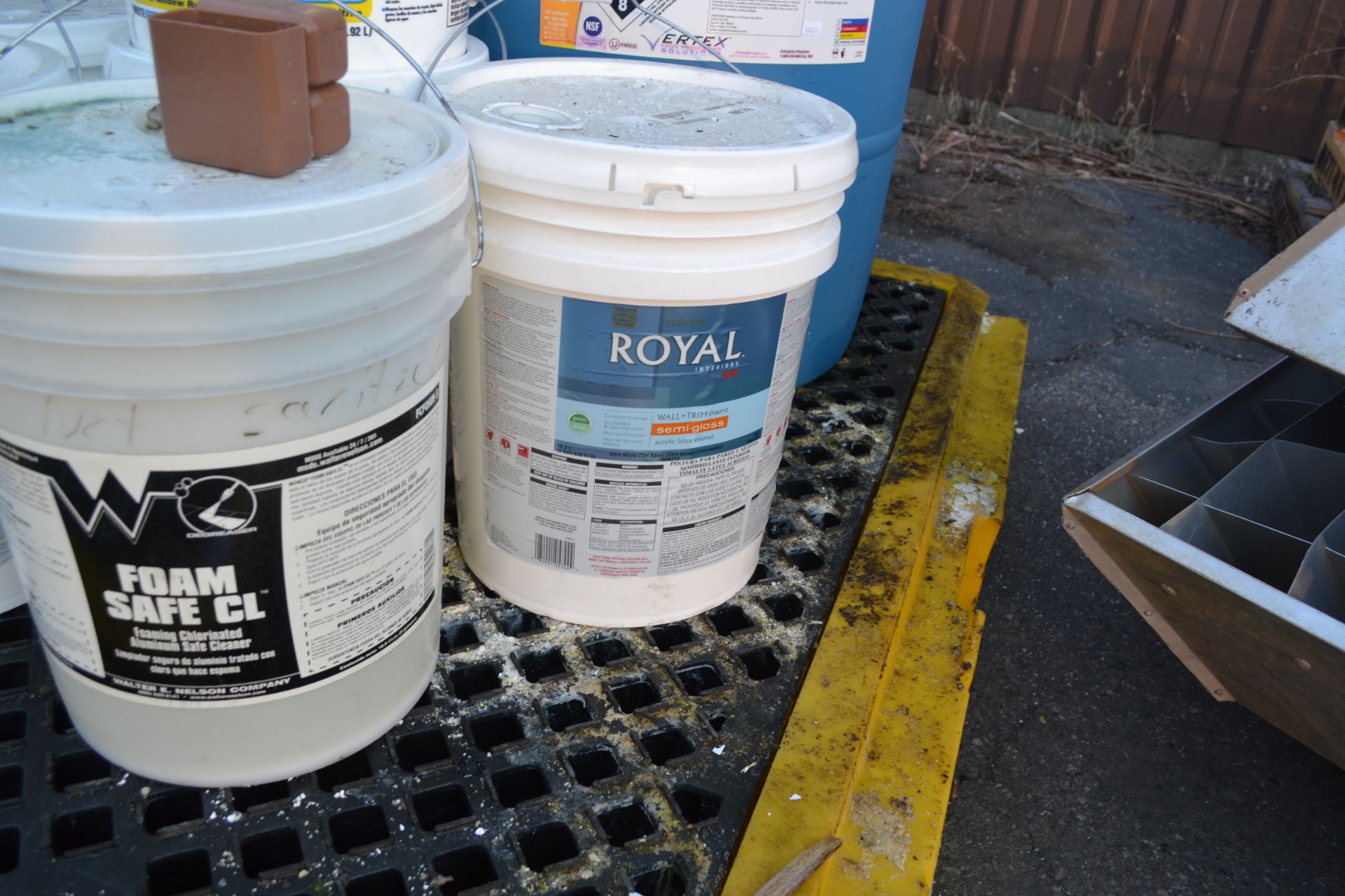 Chemicals c/w paint, primer, alkaline cleaner, etc. - Image 3 of 4