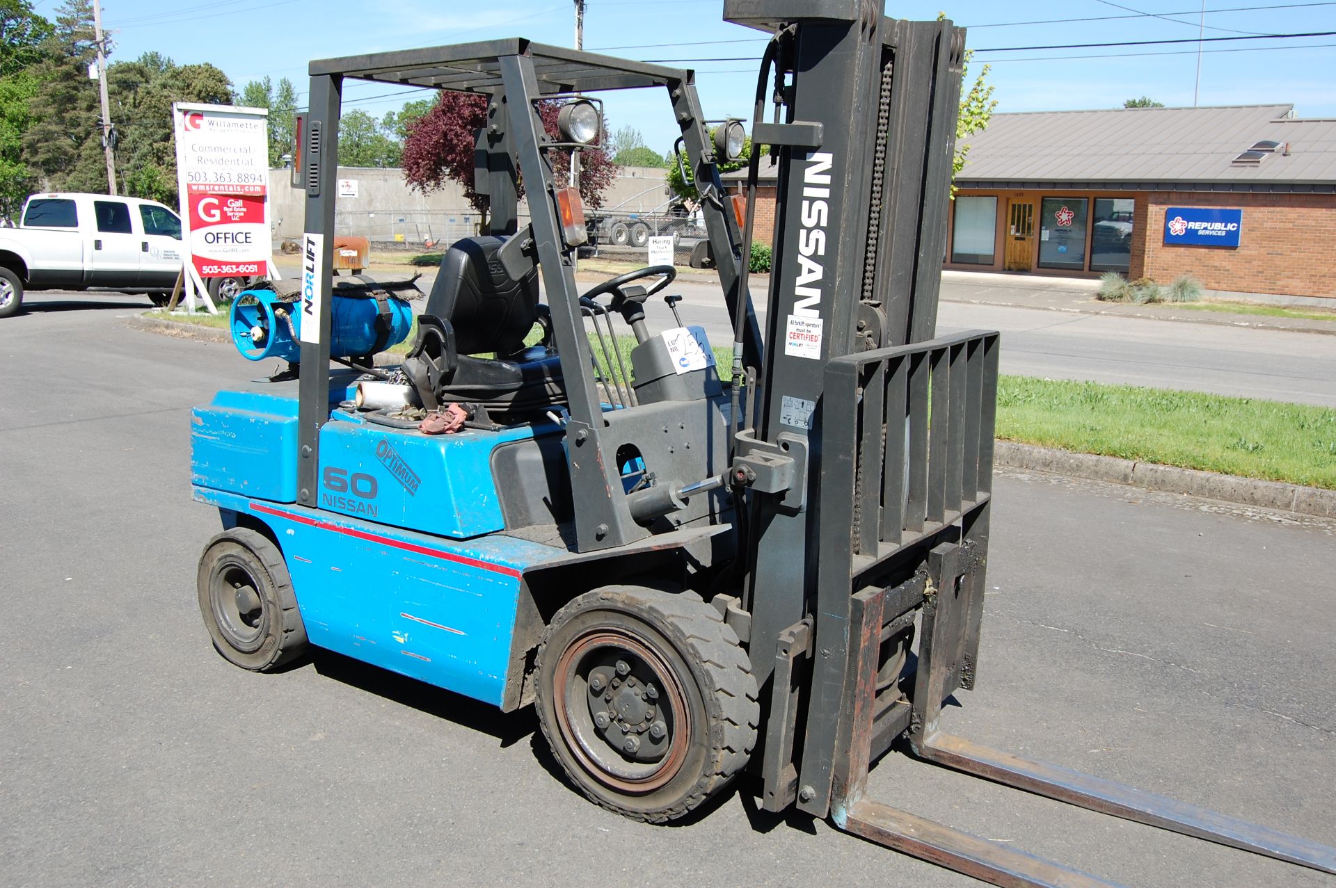 Nissan Optimum 60, 188" lift, side shift, cushion tires, LPG, see-through mast