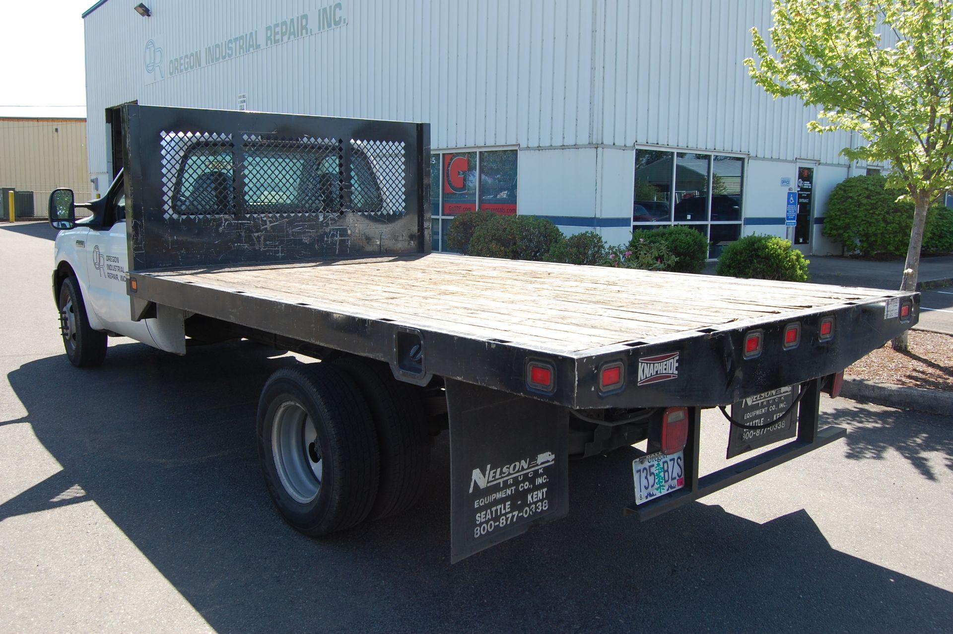 2005 Ford R-350 flatbed Auto - Image 4 of 6