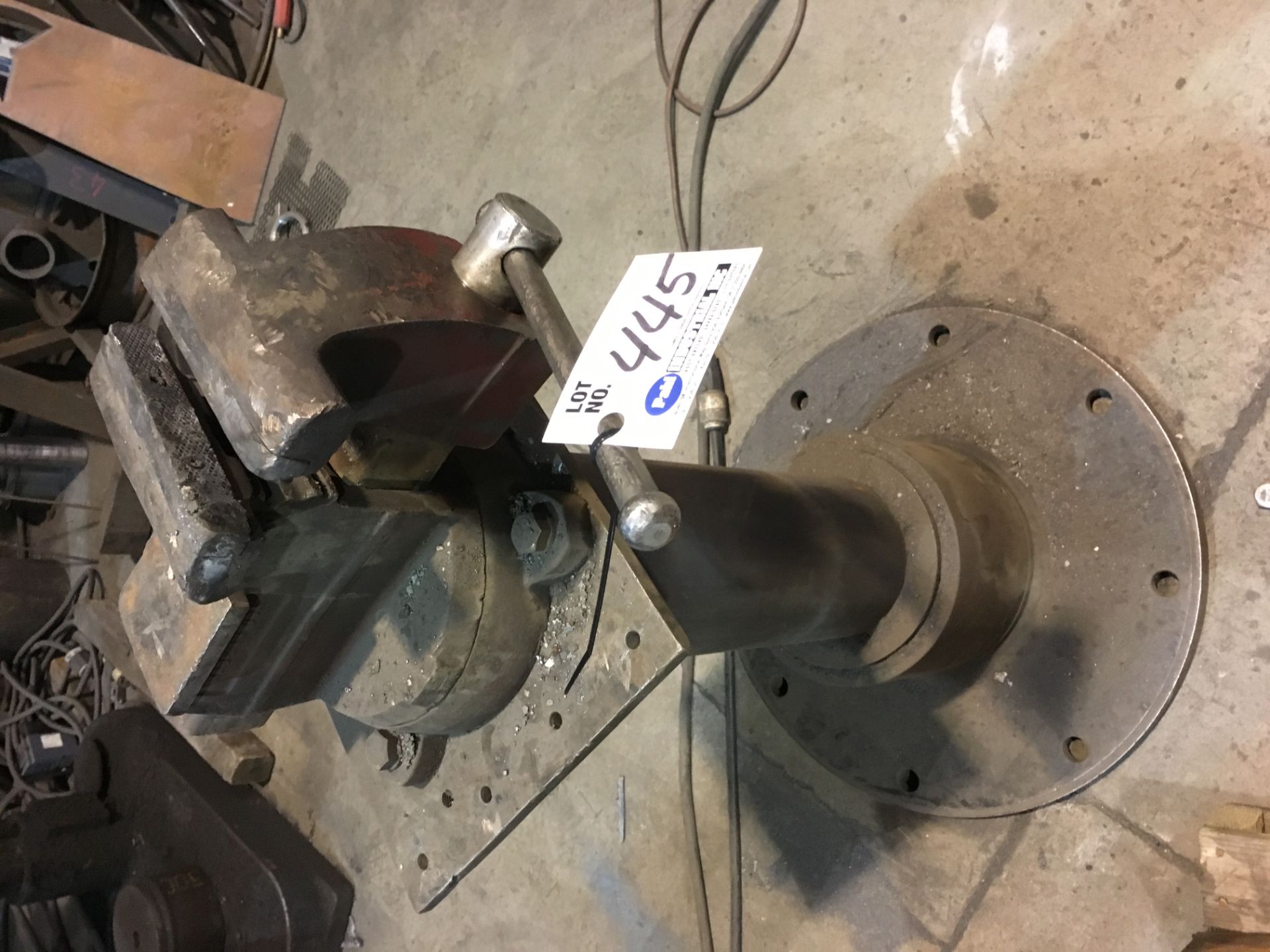 6" Vise on stand