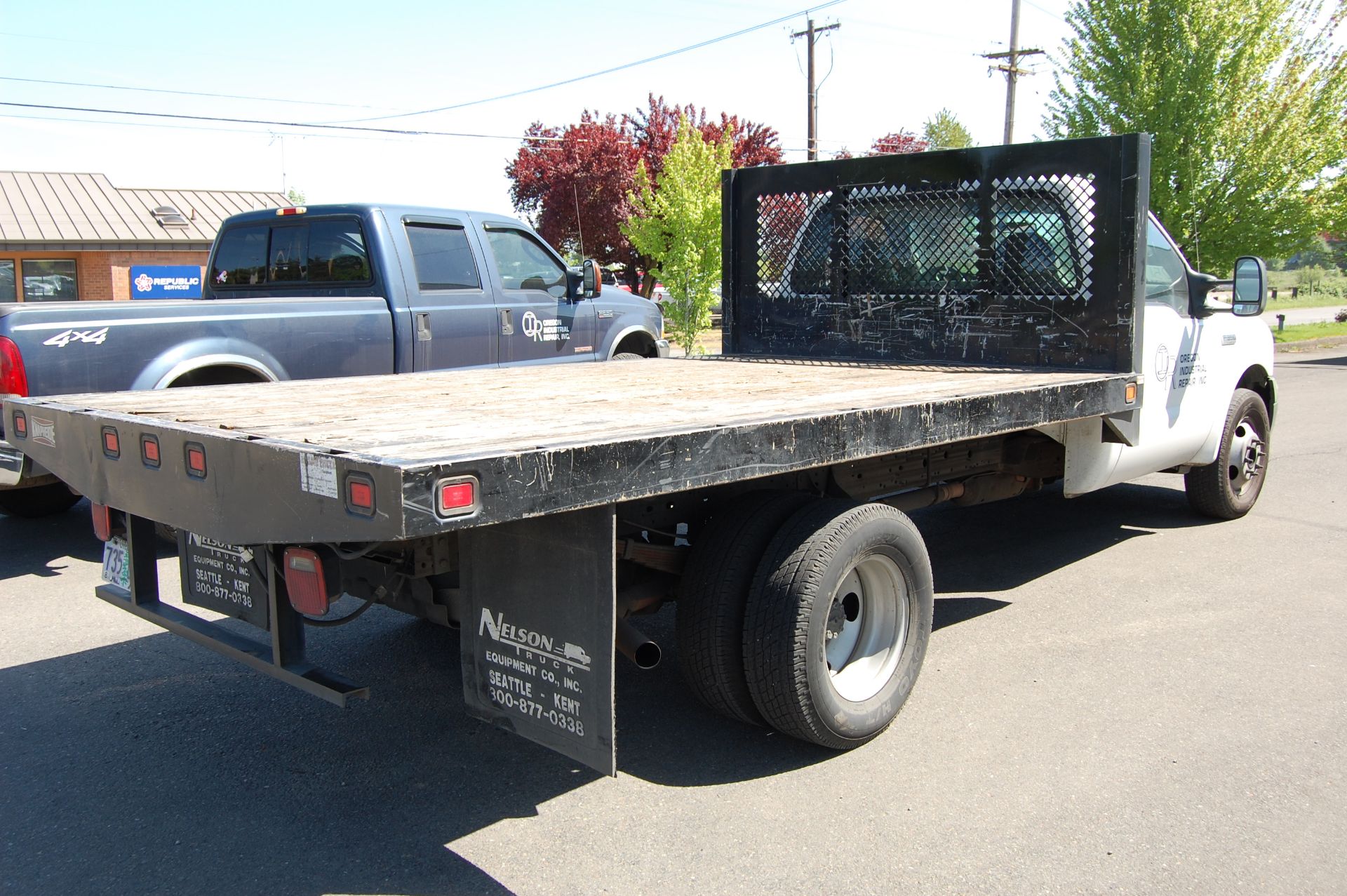 2005 Ford R-350 flatbed Auto - Image 5 of 6