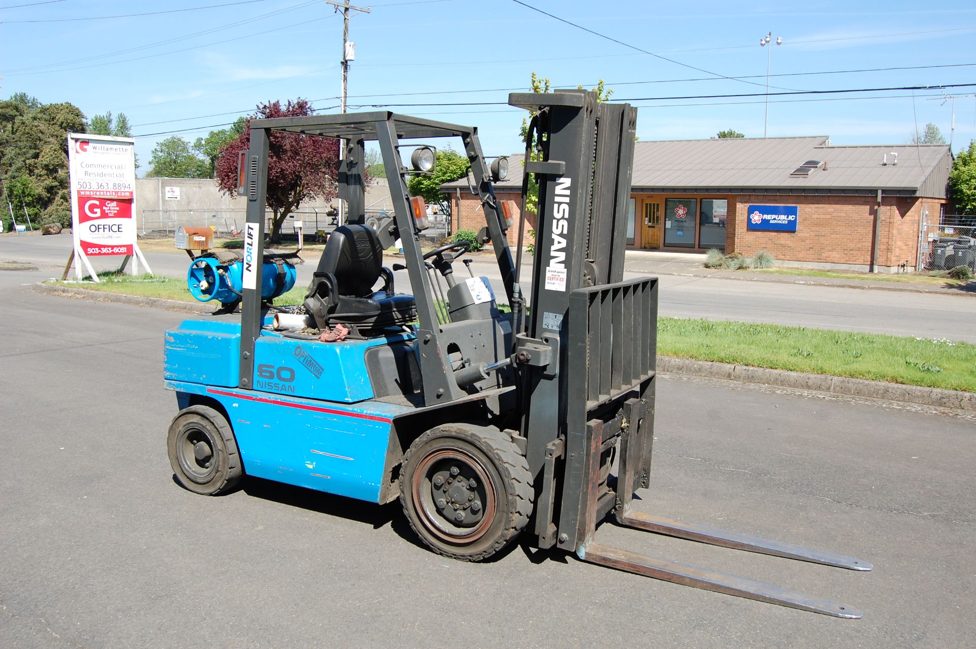 Nissan Optimum 60, 188" lift, side shift, cushion tires, LPG, see-through mast - Image 4 of 5