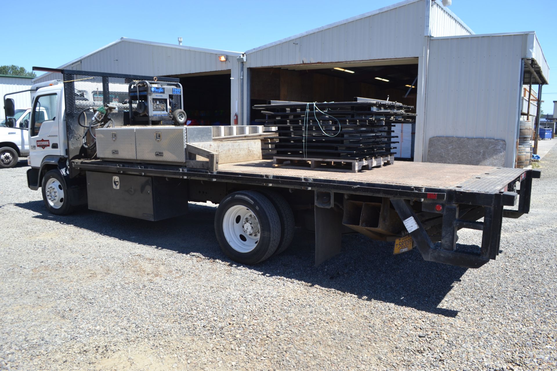 2006 International CF600 4x2 20' Flatbed Truck P/W VT275 Diesel - 140,678 Miles - Image 4 of 7