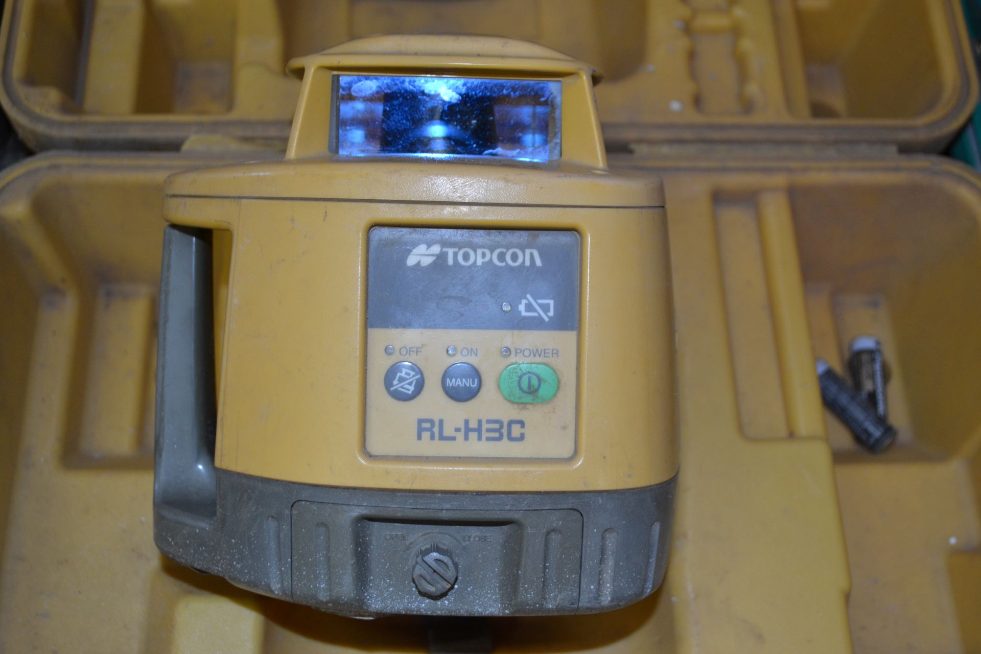 Topcon RL-H3C Auto Leveling Rotary Laser Level c/w Stand, Measuring Stick, Topcon LS-80L Receiver - Image 2 of 3