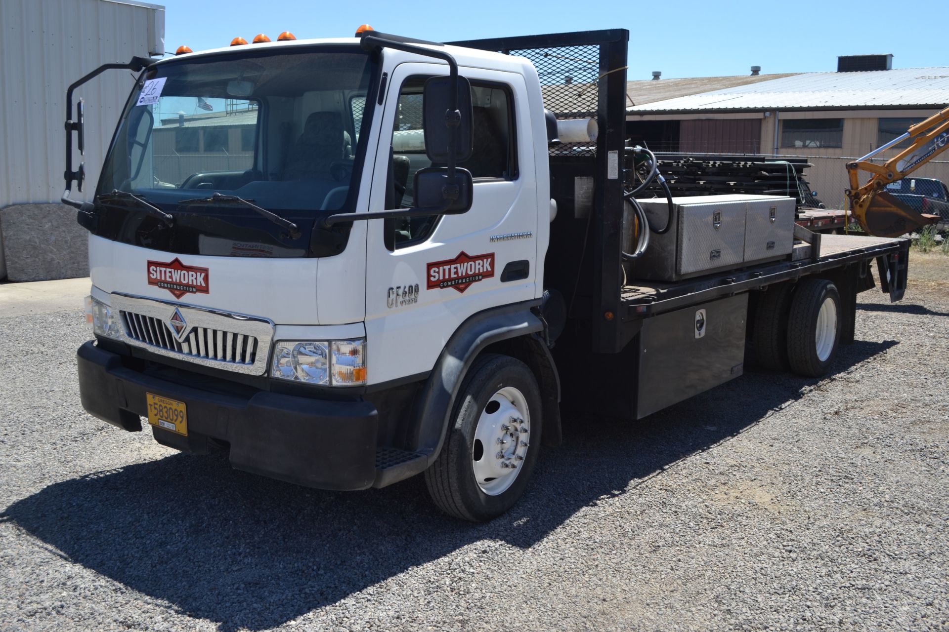 2006 International CF600 4x2 20' Flatbed Truck P/W VT275 Diesel - 140,678 Miles - Image 5 of 7