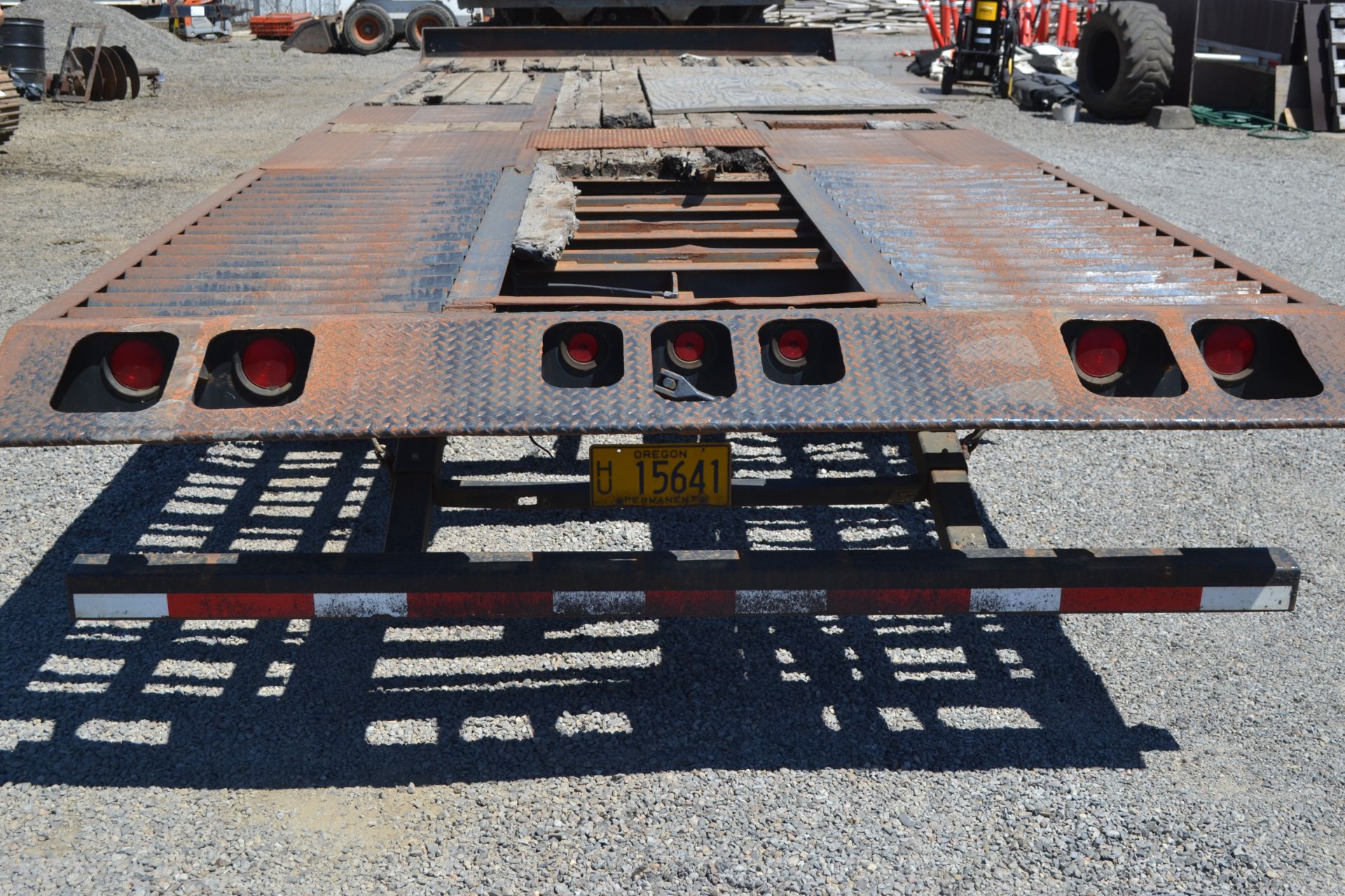 2005 Interstate 40TDL T/A 30' Tilt Deck Flatbed Trailer Pintle Hitch - Image 6 of 7