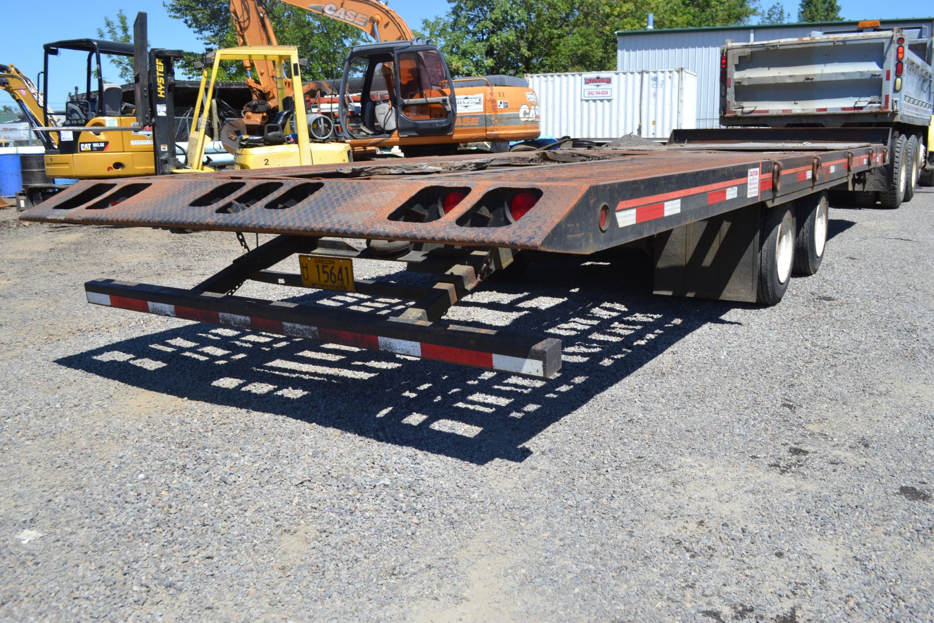 2005 Interstate 40TDL T/A 30' Tilt Deck Flatbed Trailer Pintle Hitch - Image 3 of 7