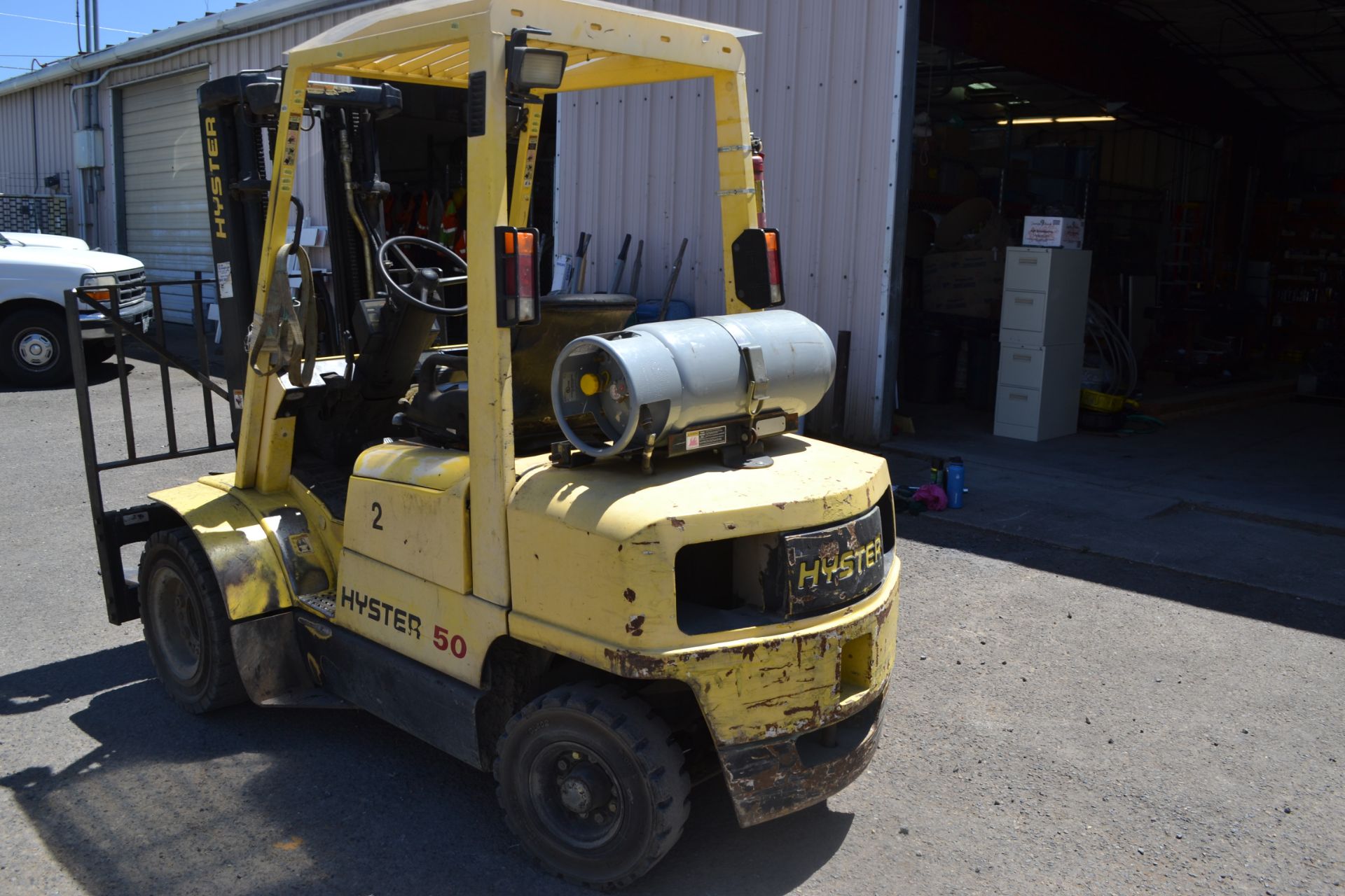 2000 Hyster H50XM 5000LB LPG Forklift 189" lift, Side Shift - 3,952 Hours - Image 2 of 3