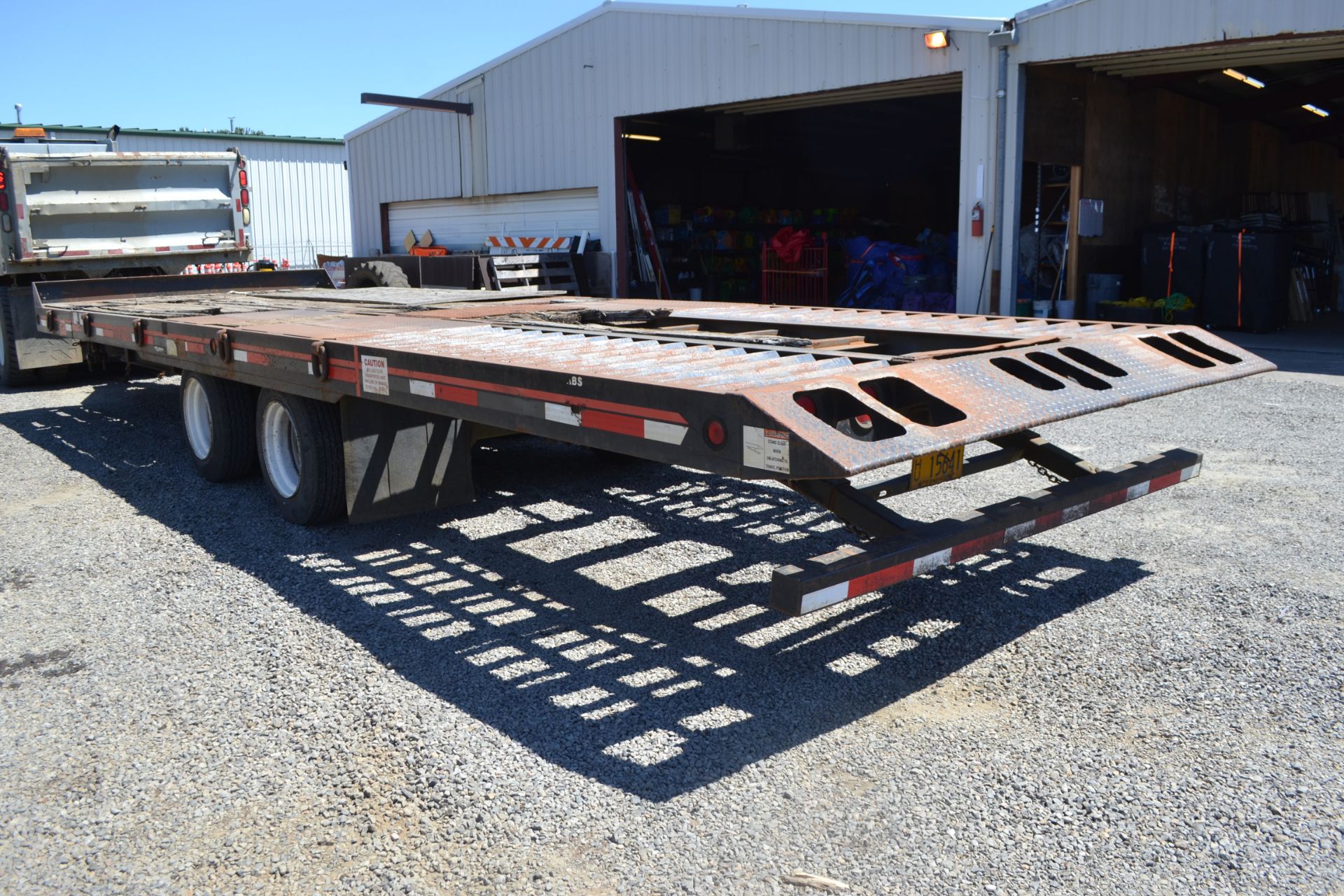 2005 Interstate 40TDL T/A 30' Tilt Deck Flatbed Trailer Pintle Hitch - Image 4 of 7