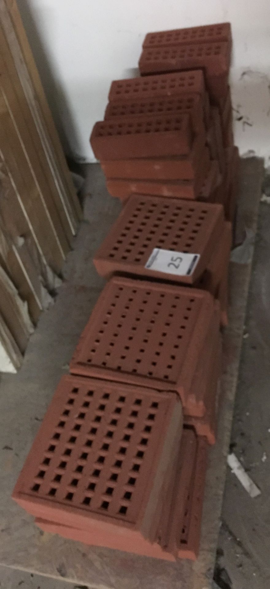 Assorted Air Bricks (located at Tooting, viewing Tuesday 23rd, collection Tuesday 30th & Wednesday