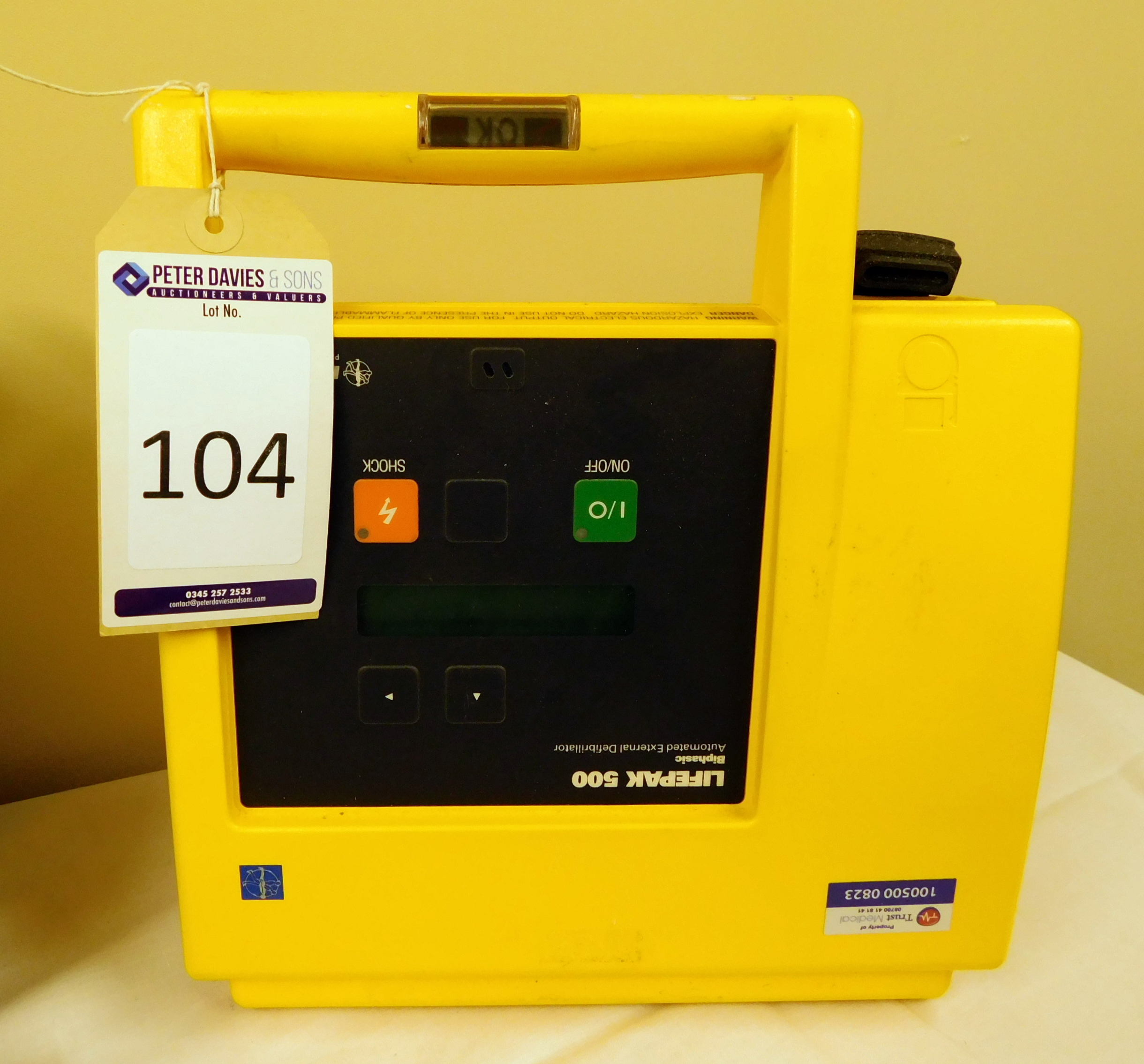 Medtronic Lifepak 500 Defibrillator, Serial Number: 30445474, Asset Number: 1005000823