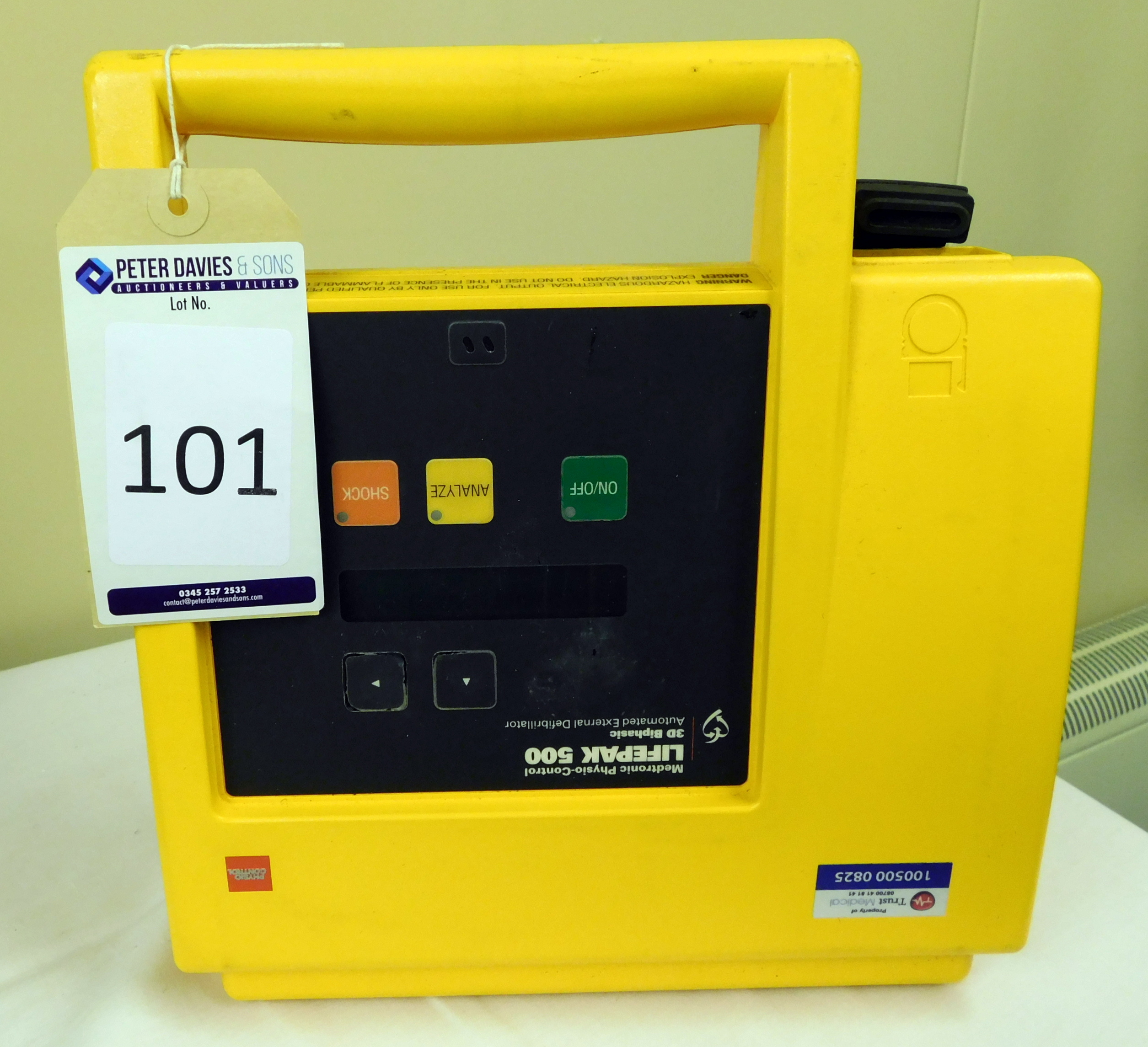 Medtronic Lifepak 500 Defibrillator, Serial Number: 11795408, Asset Number: 1005000825