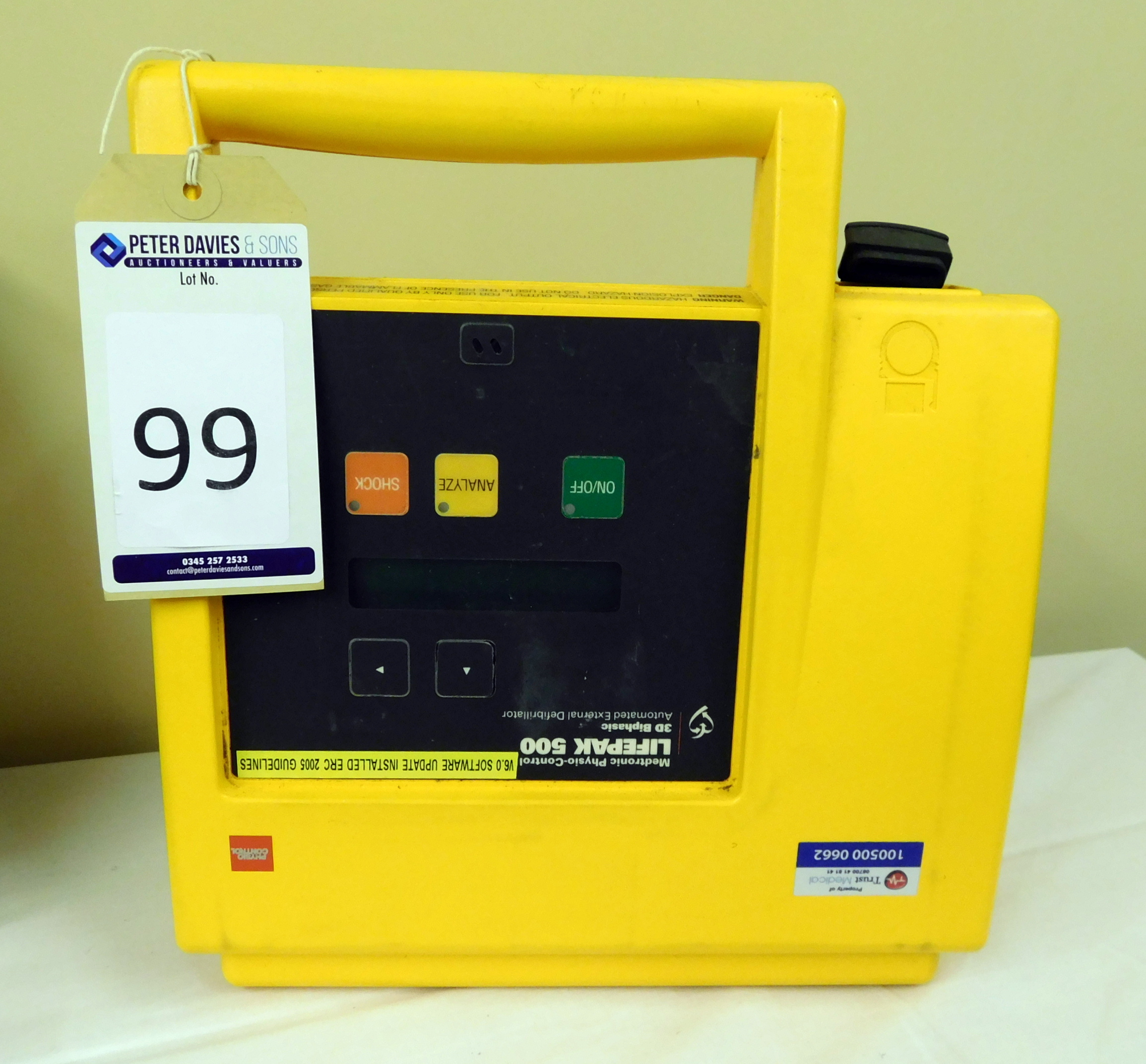 Medtronic Lifepak 500 Defibrillator, Serial Number: 11795426, Asset Number: 1005000662