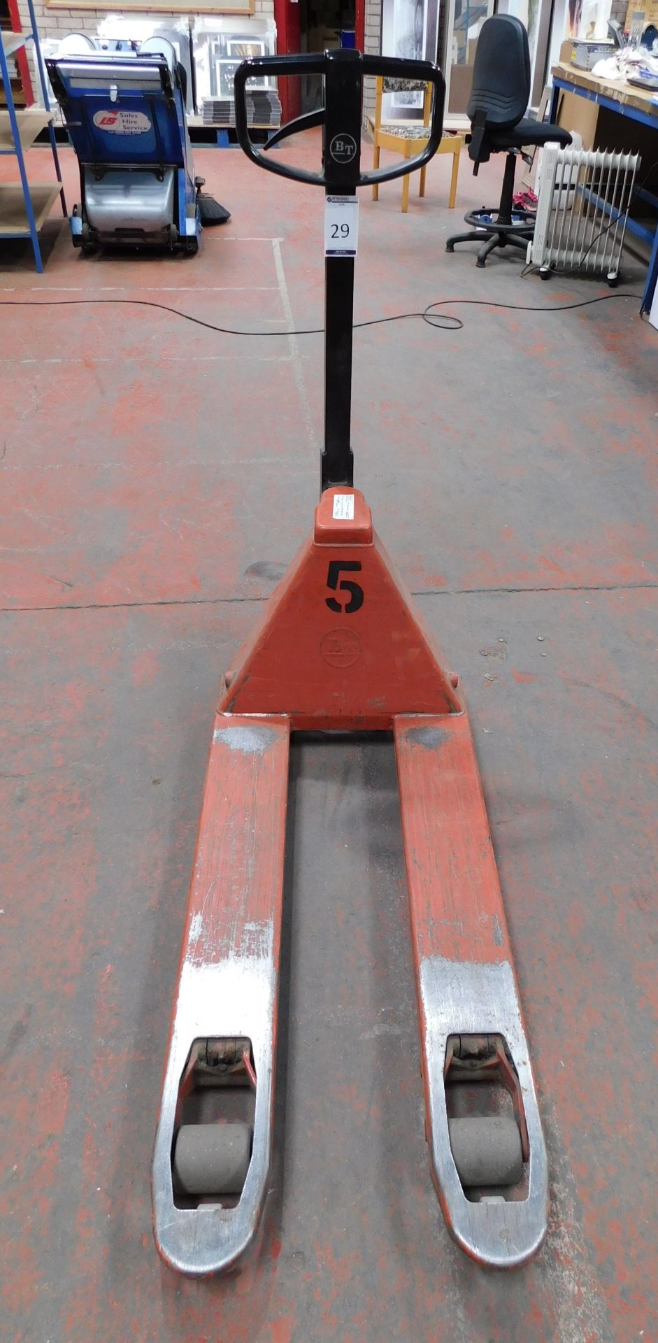 Narrow Blade BT Rolatruc Pallet Truck (Collection – Friday 25th, Tuesday 29th or Wednesday 30th