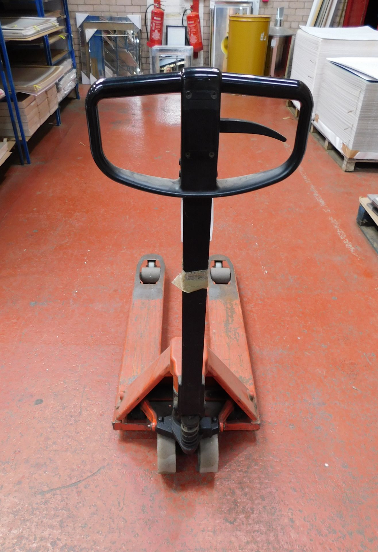 Narrow Blade BT Rolatruc Pallet Truck (Collection – Friday 25th, Tuesday 29th or Wednesday 30th - Image 3 of 3