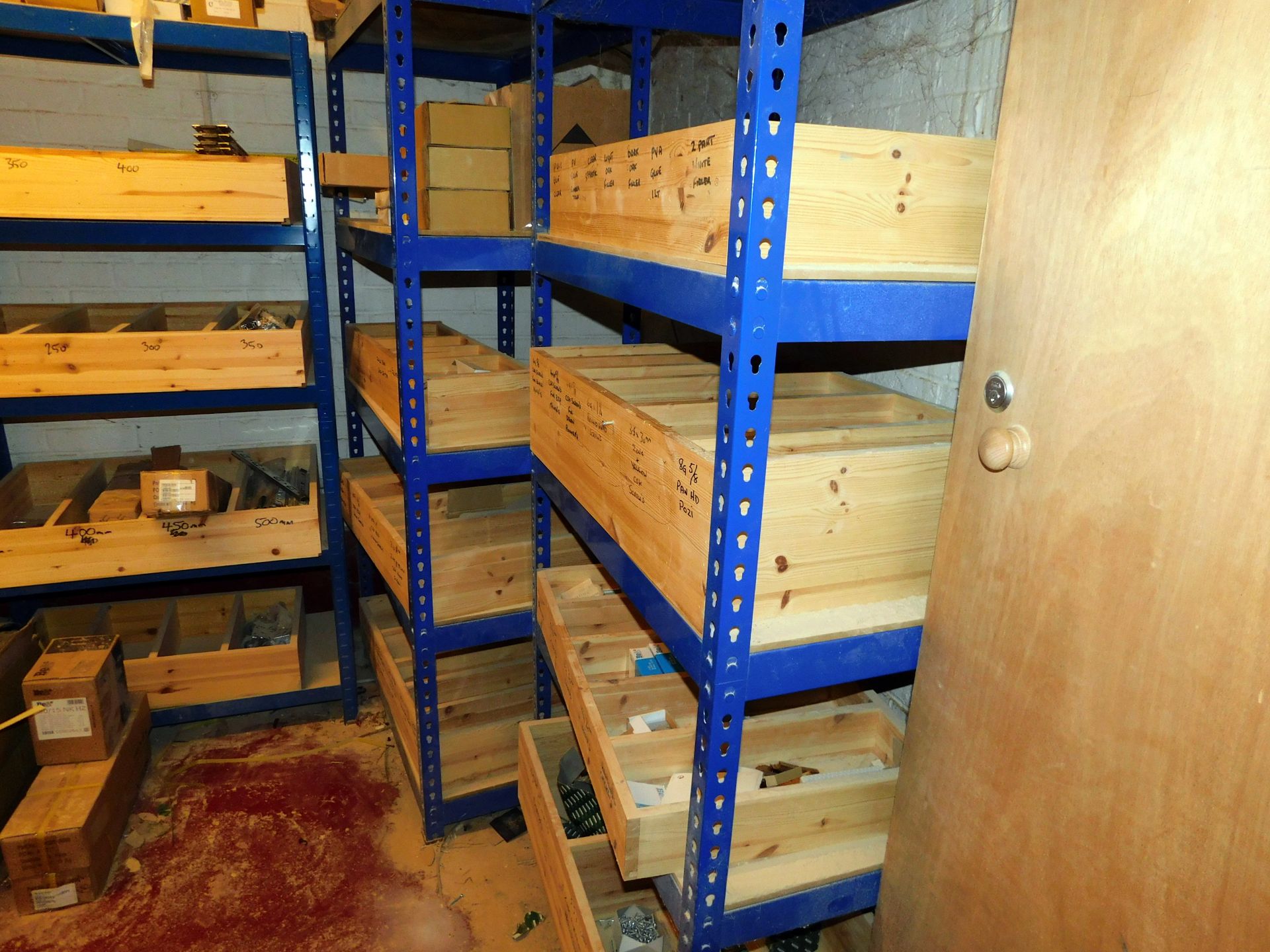 Contents of Room to Include 8 Bays of Shelving, 2 Door Cabinet & Large Quantity of Parts, Spares - Bild 2 aus 6