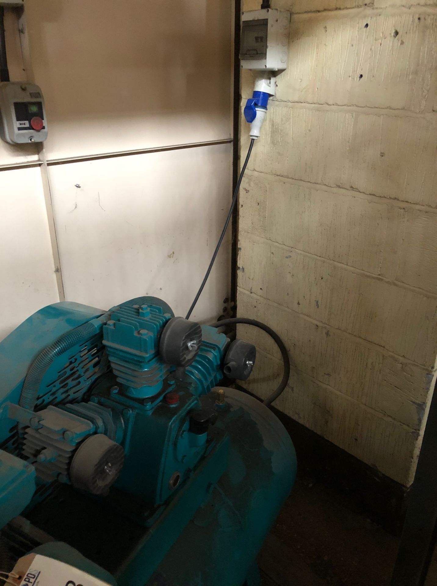 CMG Receiver Mounted Compressor (Single Phase) with Vertical Air Compressor (Collection Tuesday - Image 3 of 3