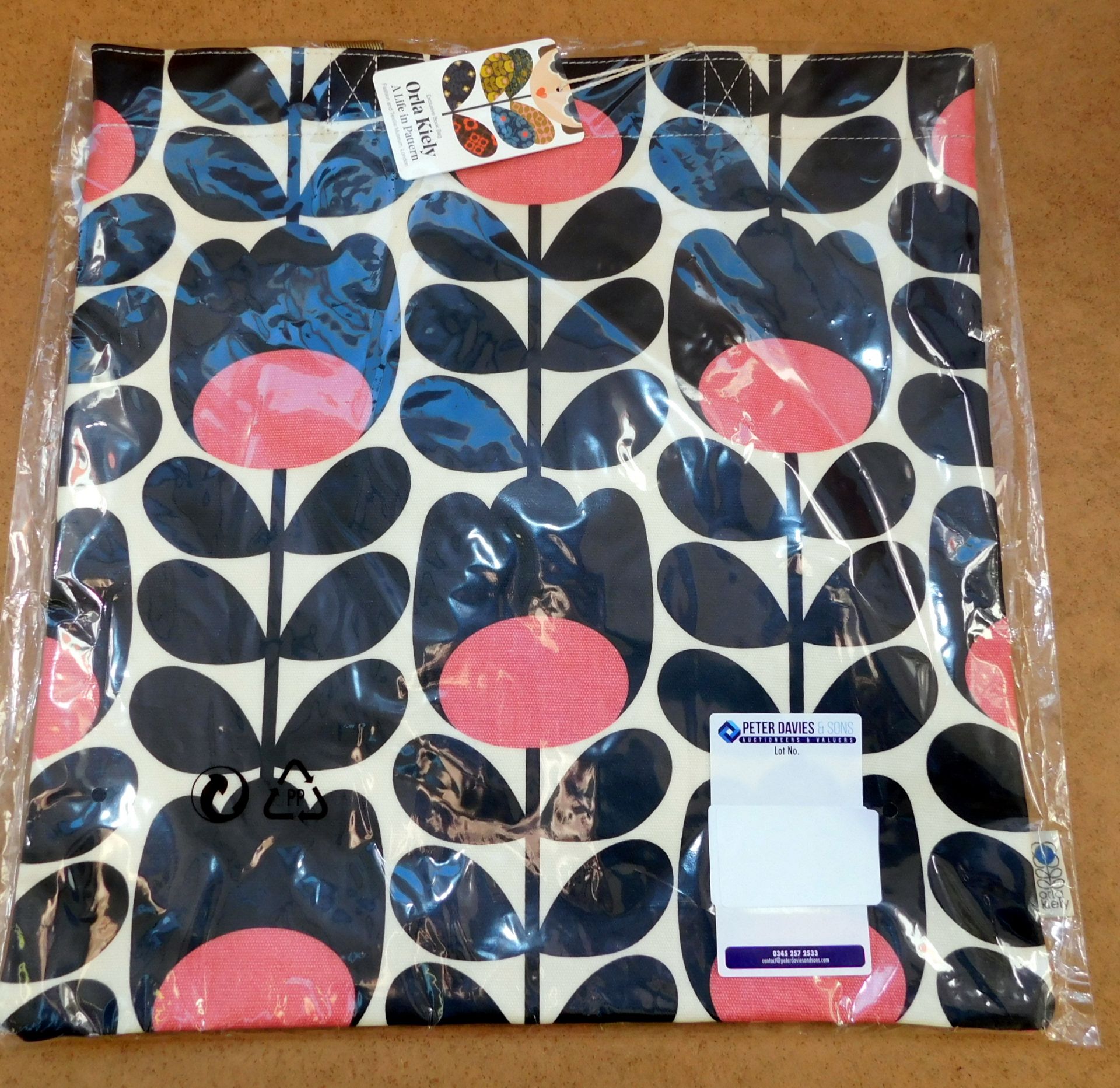 Orla Kiely Tulip Stem Print Book Bag, Jet, RRP £40 - Image 2 of 2