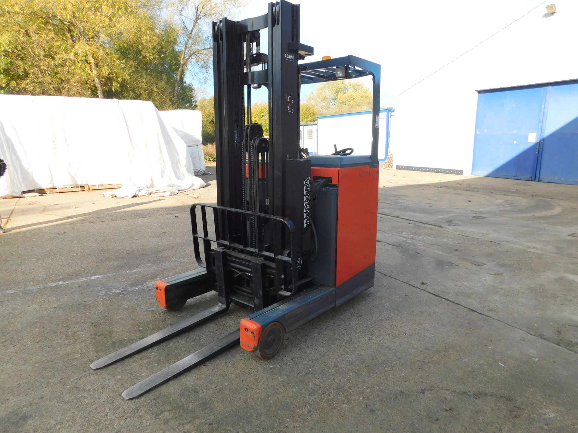 2002 Toyota 6FB RE14 Cascade Electric Sideshift Fork Lift Reach Truck, with Charger - Image 2 of 15