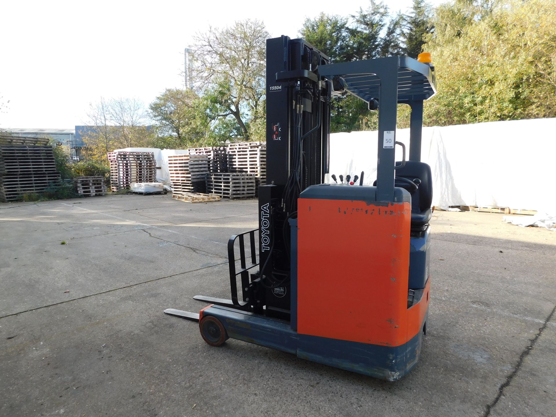 2002 Toyota 6FB RE14 Cascade Electric Sideshift Fork Lift Reach Truck, with Charger - Image 3 of 15