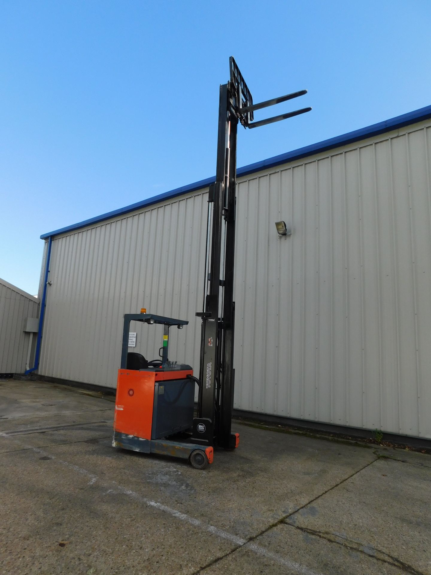 2002 Toyota 6FB RE14 Cascade Electric Sideshift Fork Lift Reach Truck, with Charger - Image 12 of 15