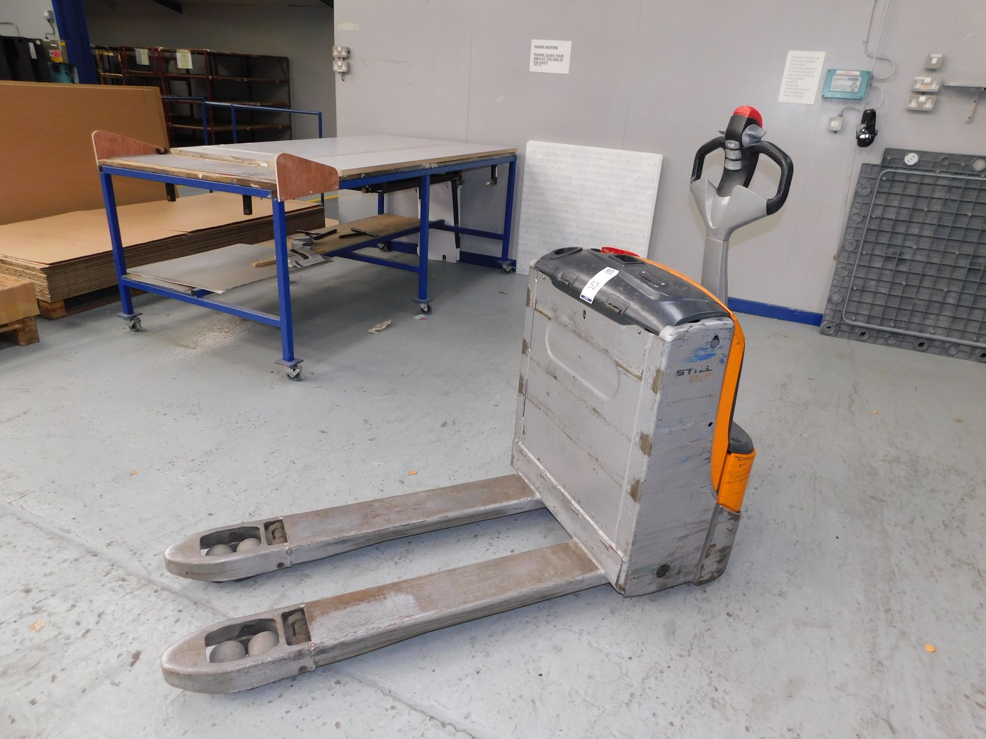 2011 Still EXU18, Pedestrian Operated Electric Pallet Truck, Serial No W40154BO1381, 1800Kg - Image 2 of 8