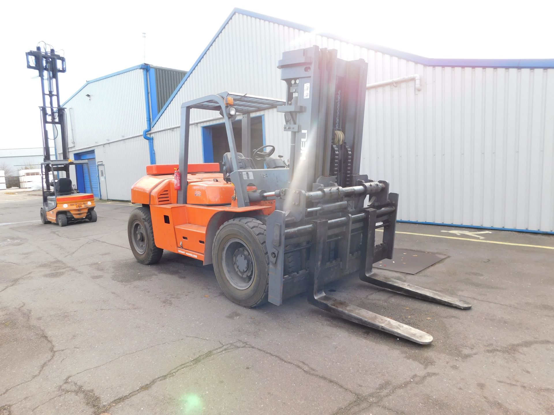 HELI HFD Diesel Forklift Truck, (2005), Lift Height 4350mm, Capacity 10,000kg, Serial Number: - Image 4 of 12