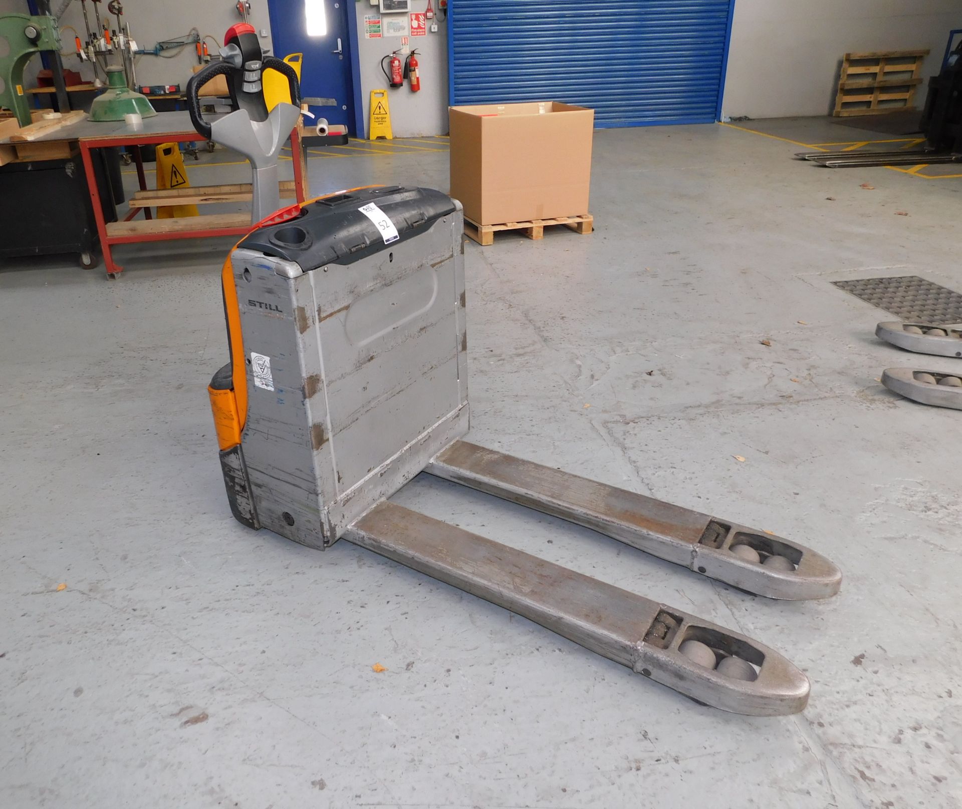 2011 Still EXU18, Pedestrian Operated Electric Pallet Truck, Serial No W40154BO1381, 1800Kg - Image 3 of 8