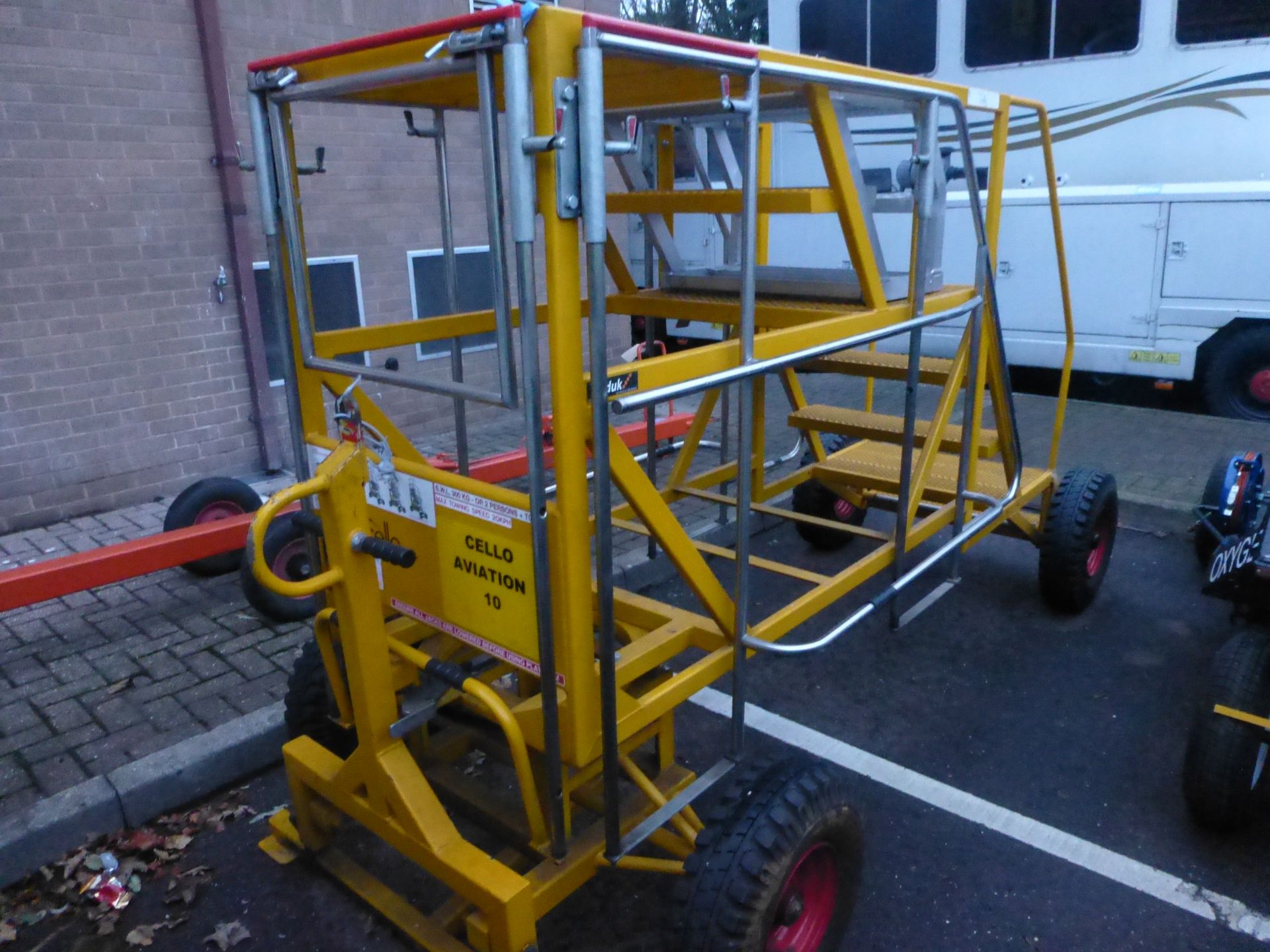 T B Davies 6004-051 Mobile Nose/Landing Gear Inspection 300Kg Flip Top Access Steps (2010), Plant - Image 2 of 2