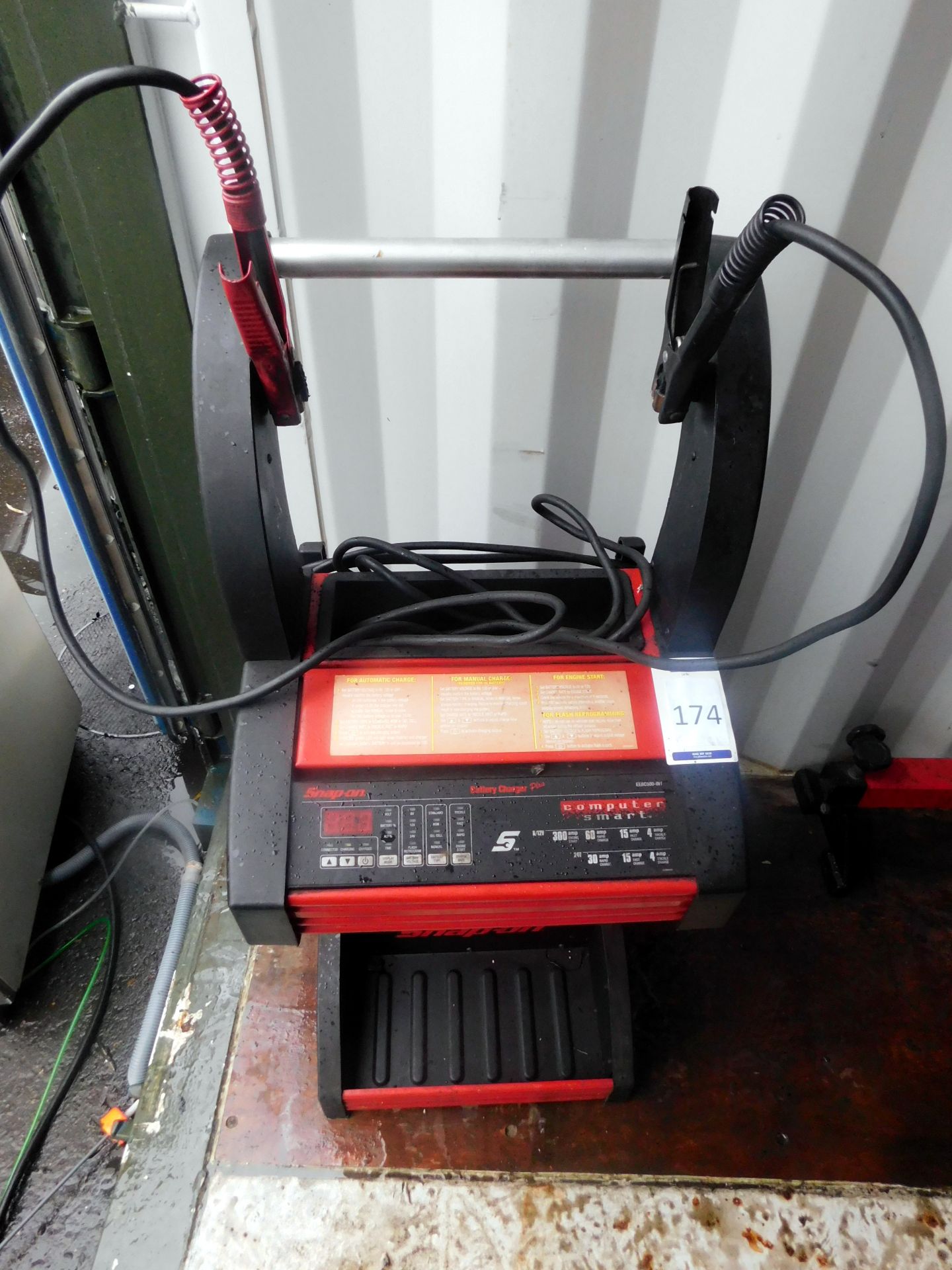 Snap-On EEBC500-INT Battery Charger (Located Upminster, Please phone 0161 947 9085 for Viewing