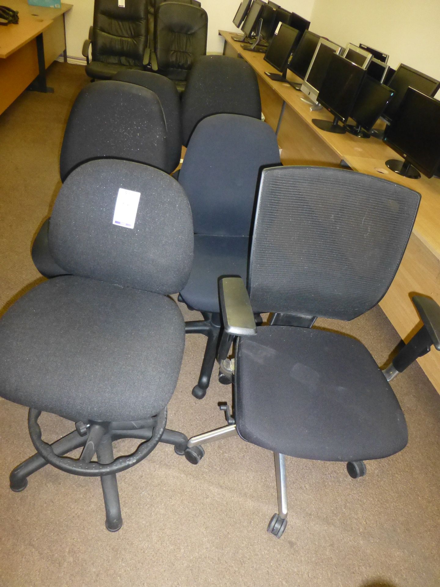 6 Assorted Black Fabric Operators Chairs (Located 82 Rolfe Street, Smethwick, B66 2AX)