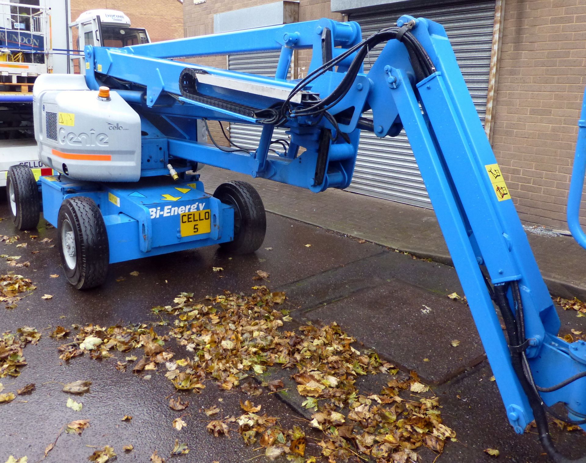 Genie Z45-25J Bi-Fuel Self Propelled Wheeled Man Lift, Plant No: Cello 2 (Located 140 Holyhead Road, - Image 4 of 8