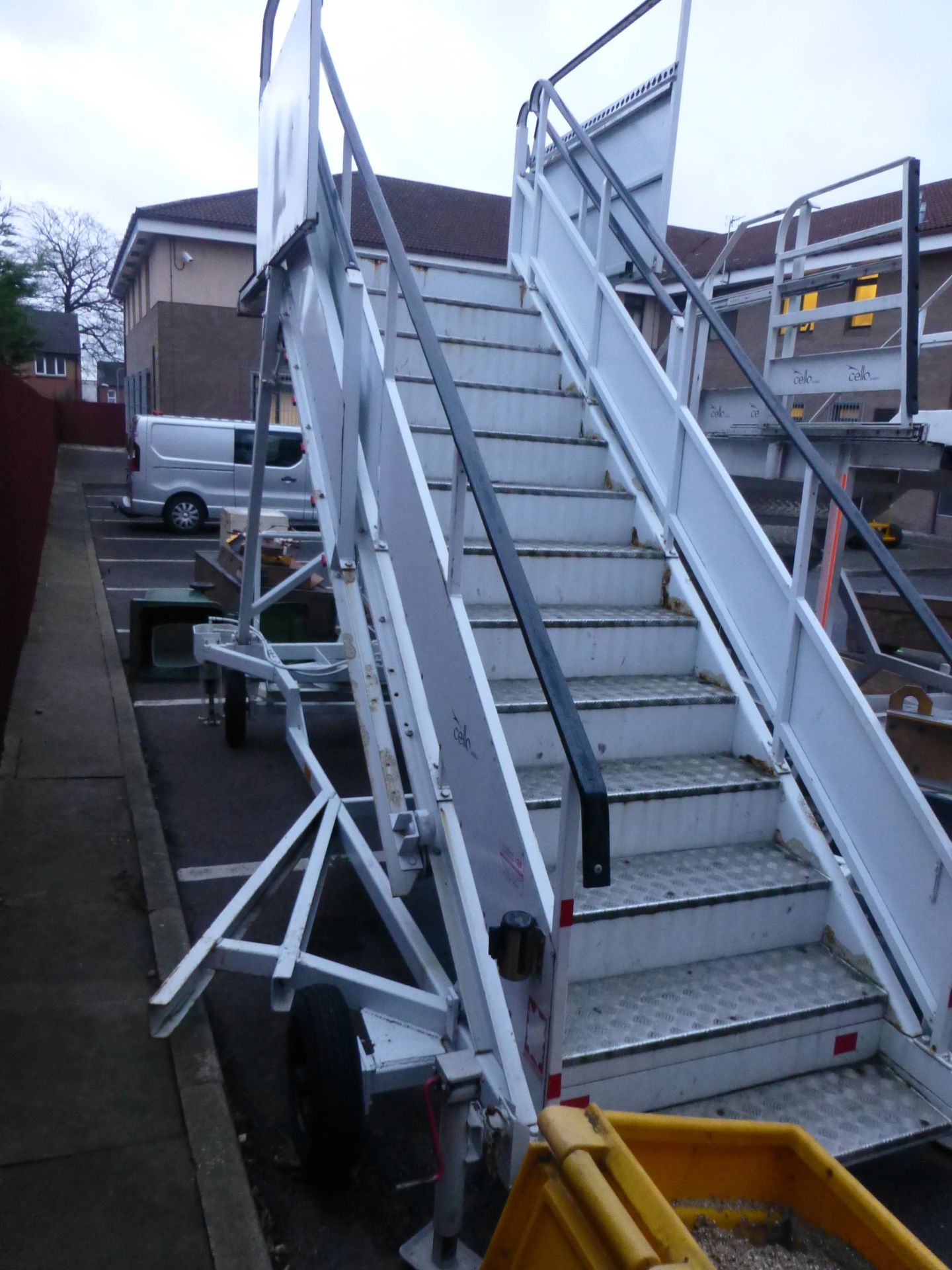 RH Philips LTTS 2636 Wide Body Towable Passenger Steps, Serial No: 34678, Plant No: Cello 22 ( - Image 2 of 2