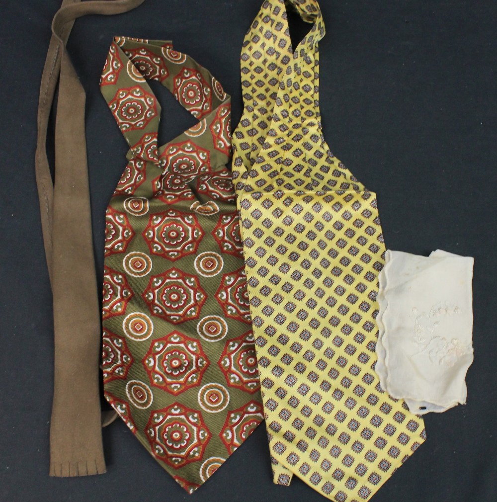 Collection of vintage scarves to include: four Jacqmar scarves (2 red, one with motorcar decoration, - Image 7 of 13