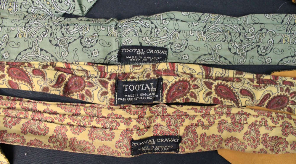 Collection of vintage scarves to include: four Jacqmar scarves (2 red, one with motorcar decoration, - Image 9 of 13