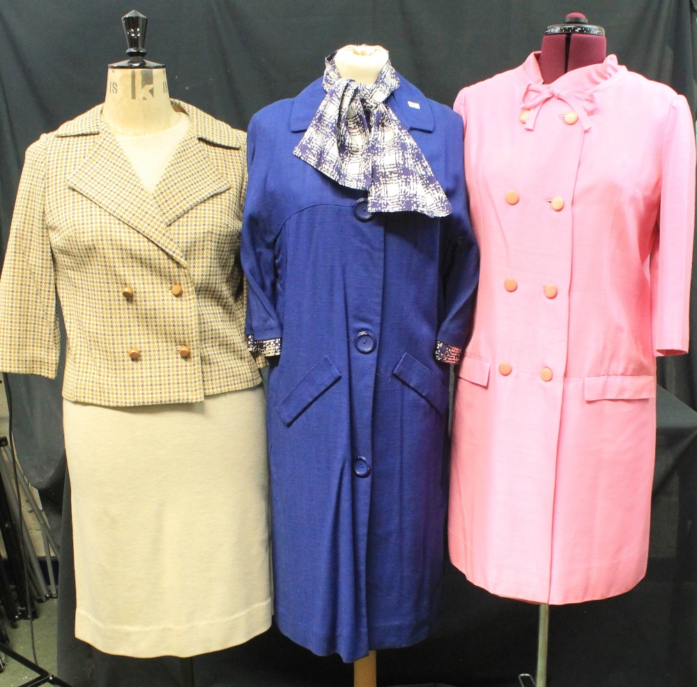 Collection of 60's vintage dress suits to include: a 60's yellow high neck shift dress by Carnegie - Image 2 of 10