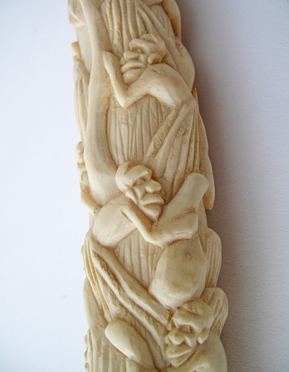 An African carved ivory tusk with figures and trees. L60cm, weight 1070g - Image 3 of 3