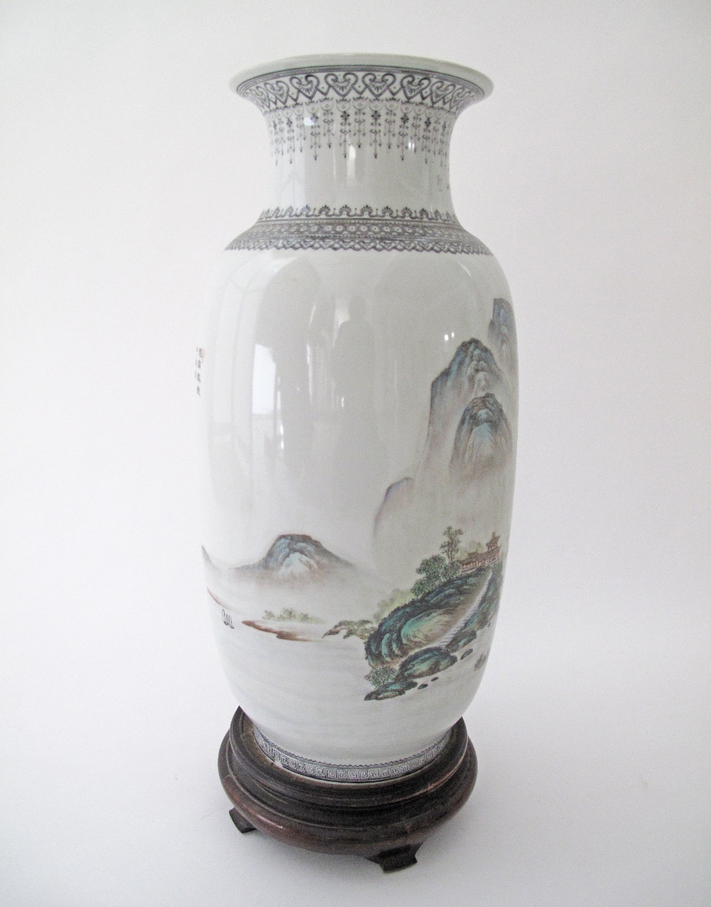 A large Chinese famille verte porcelain vase, Republic period, early 20th century of gently tapering - Image 5 of 11