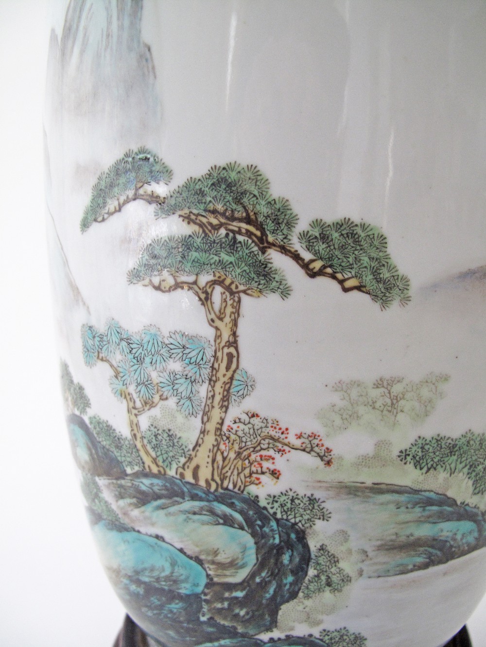 A large Chinese famille verte porcelain vase, Republic period, early 20th century of gently tapering - Image 9 of 11