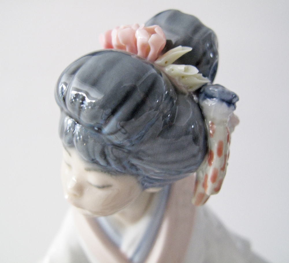 Three Lladro porcelain figurines, DAISA 1984, by Salvador Debon depicting Geishas in mint condition. - Image 11 of 12