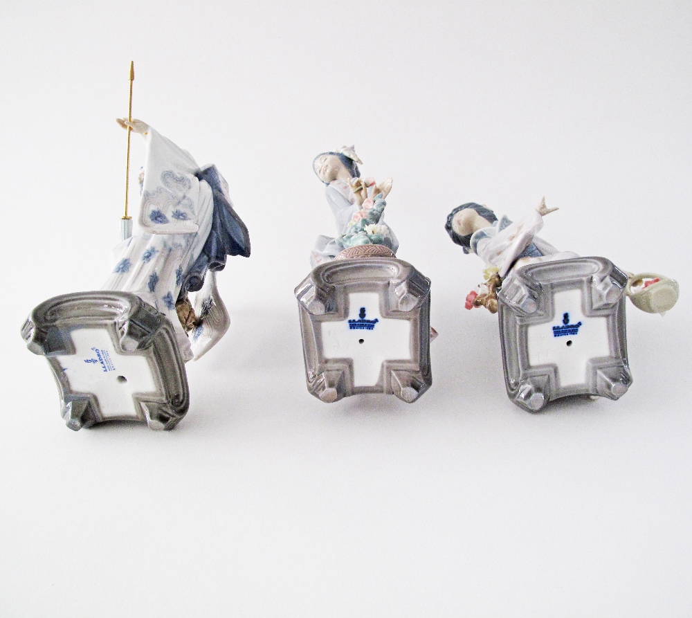 Three Lladro porcelain figurines, DAISA 1984, by Salvador Debon depicting Geishas in mint condition. - Image 4 of 12