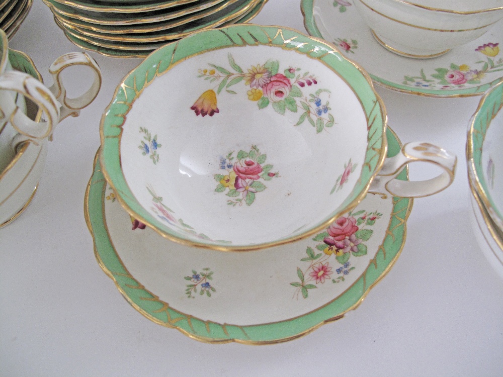 An English Paragon China part tea set comprising 9 tea cups and 12 saucers, 7 cake plates, and a - Image 4 of 7