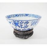A Chinese blue and white bowl bearing Qing Dynasty, Kangxi markings