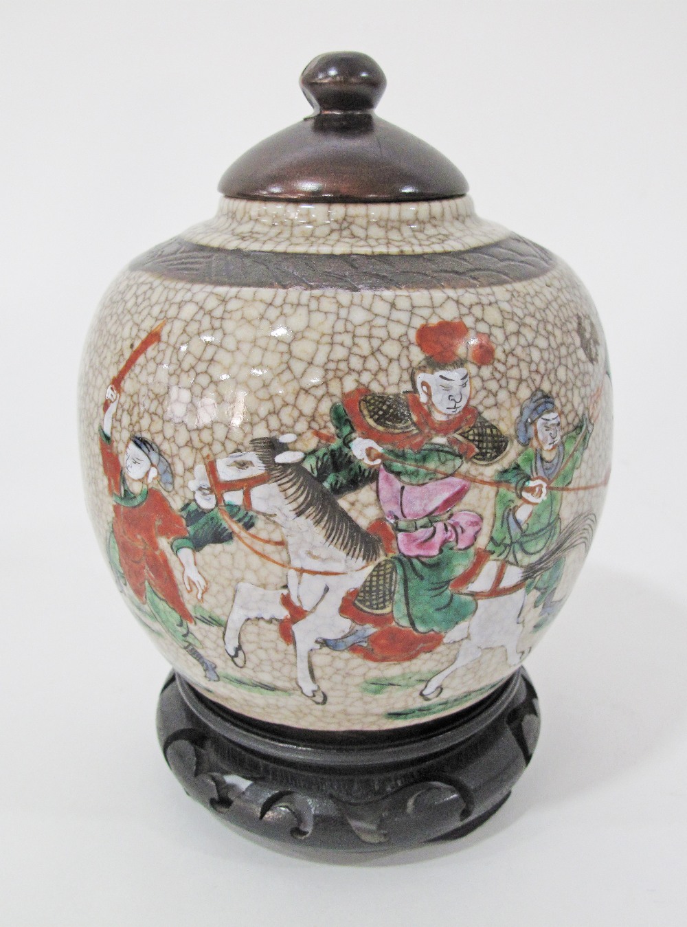 A Chinese porcelain lidded jar