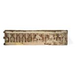 Panneau de sarcophage orné en alternance de piliers Djed et de nœuds Tit. Bois [...]