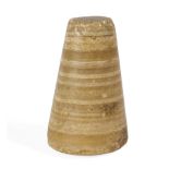 Pilon de mortier. Albâtre rubanné. Hauteur : 11 cm - Diamètre : 6,8 cm. Égypte, [...]