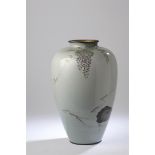 Shibataro KAWADE (1856-?). Vase métallique de forme ovoïde, décor en partie [...]