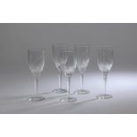 LALIQUE. Dix flûtes à champagne modèle Ange en cristal moulé pressé, décor [...]