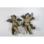 Deux anges d'applique en bois sculpté polychrome. Allemagne du sud, Bavière, [...]
