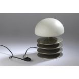 Lampe de table piétement métallique à quatre disques superposés, cache- ampoule [...]